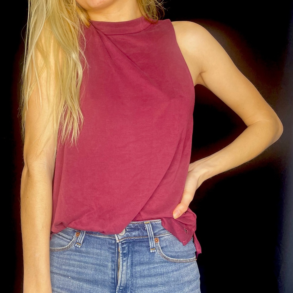 American eagle sleeveless shirt